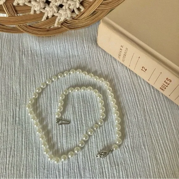 Pearl Necklace Vintage “Inga”  16.5” Hand Knotted Silver Marquise Fishhook Class - Picture 7 of 9
